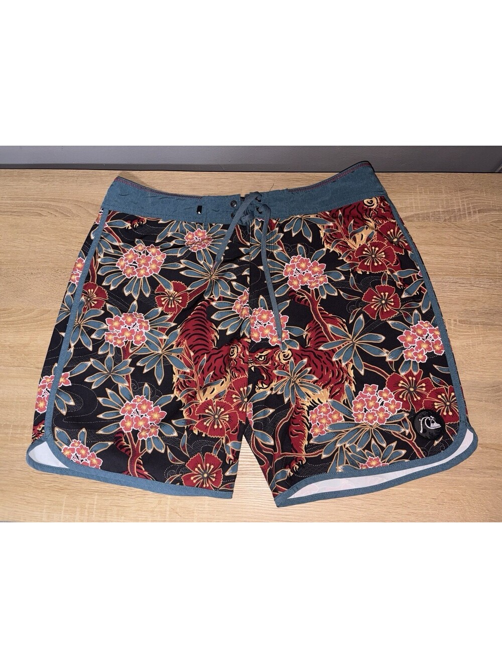 Quiksilver Boardshorts Mens 36 Tiger Floral DryFlight Stretch Swim Surf Shorts